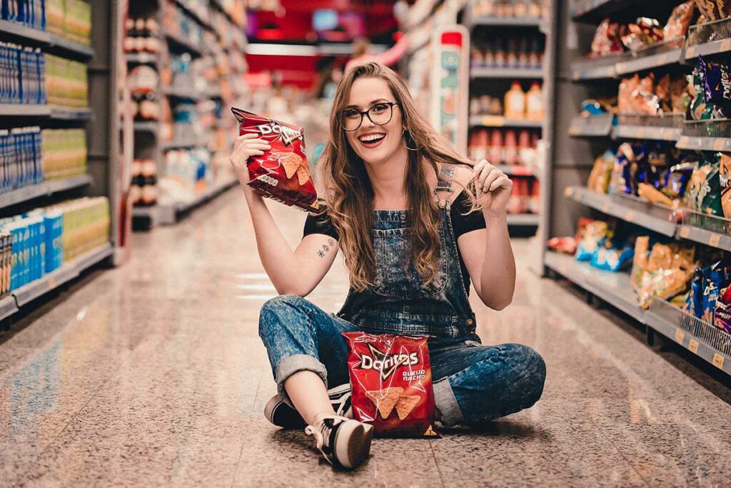 girl-smile-at-grcery-store